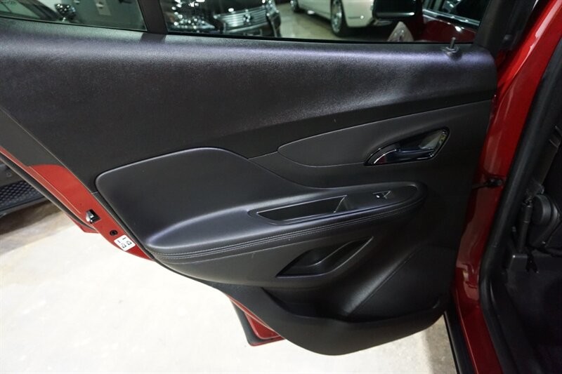 Buick Encore Preferred Vehicle Full-screen Gallery Image 23