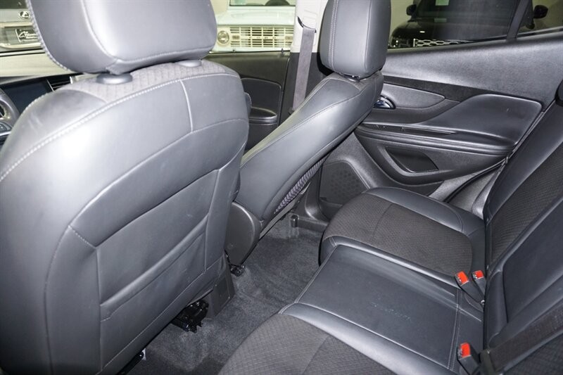 Buick Encore Preferred Vehicle Full-screen Gallery Image 24