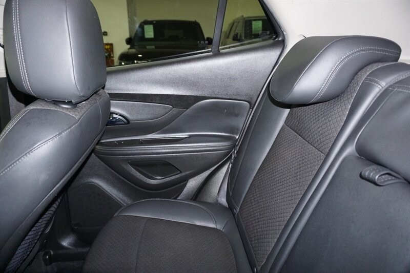 Buick Encore Preferred Vehicle Full-screen Gallery Image 25