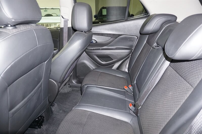 Buick Encore Preferred Vehicle Full-screen Gallery Image 26