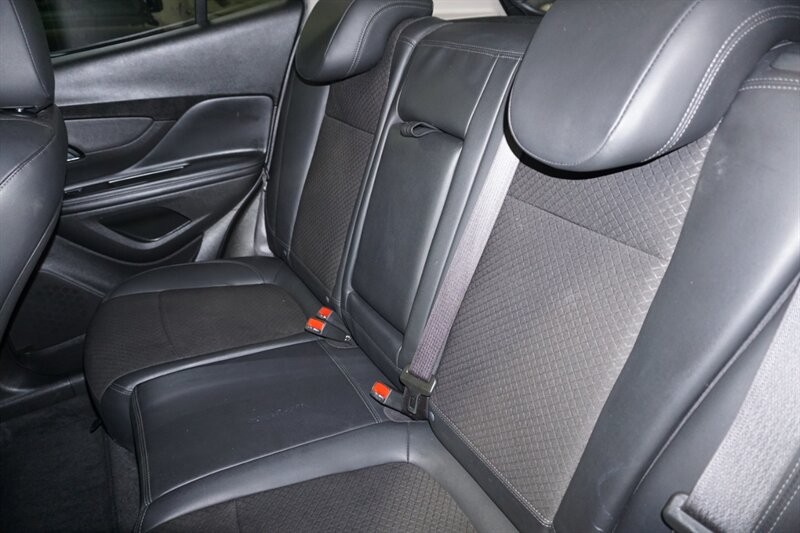 Buick Encore Preferred Vehicle Full-screen Gallery Image 27