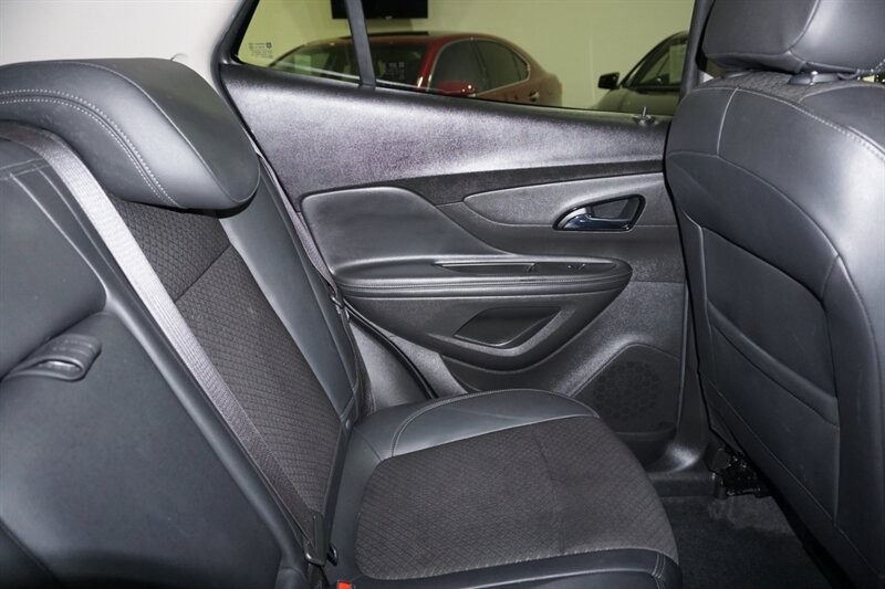 Buick Encore Preferred Vehicle Full-screen Gallery Image 30