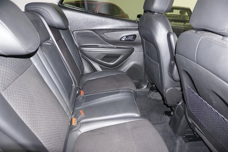 Buick Encore Preferred Vehicle Full-screen Gallery Image 31