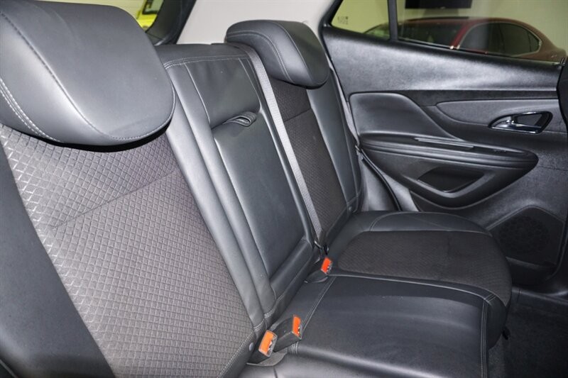 Buick Encore Preferred Vehicle Full-screen Gallery Image 32