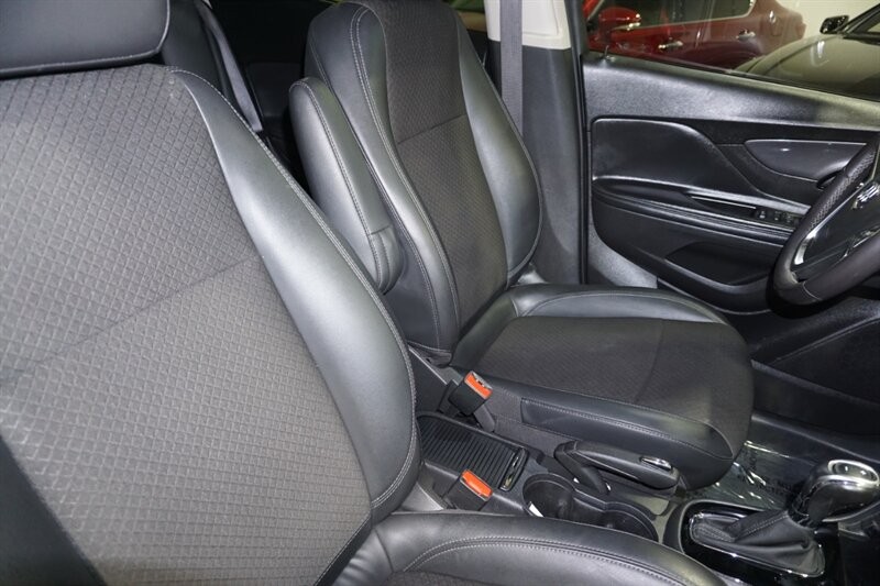 Buick Encore Preferred Vehicle Full-screen Gallery Image 38