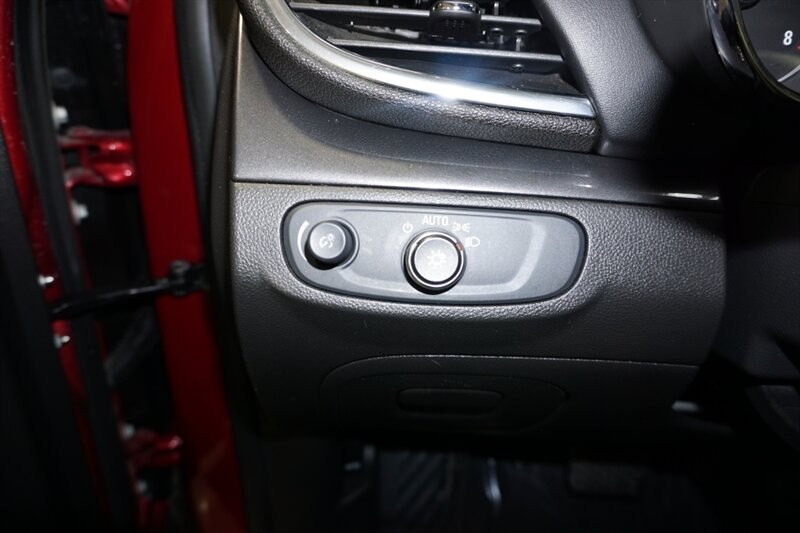 Buick Encore Preferred Vehicle Full-screen Gallery Image 41