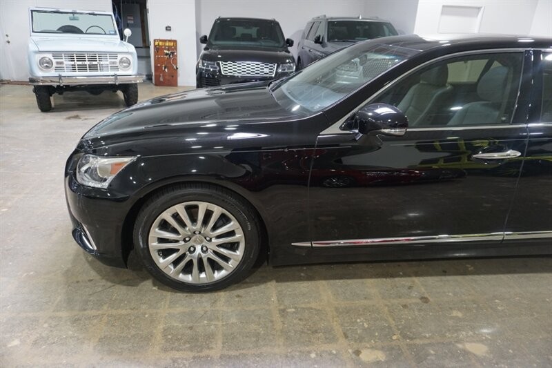 Lexus LS 460 460 Vehicle Full-screen Gallery Image 03