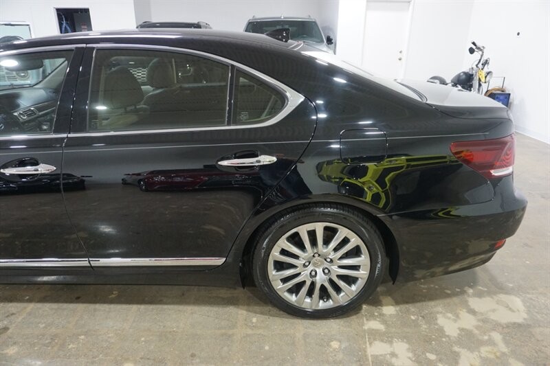 Lexus LS 460 460 Vehicle Full-screen Gallery Image 04