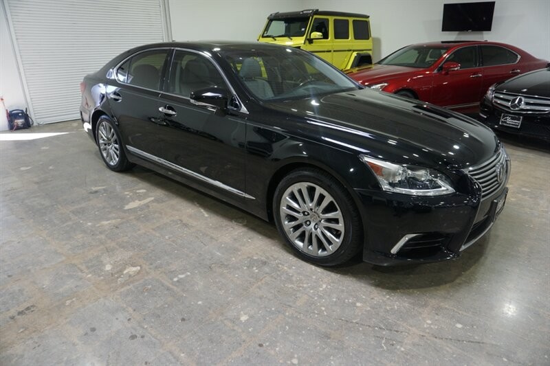 Lexus LS 460 460 Vehicle Full-screen Gallery Image 14
