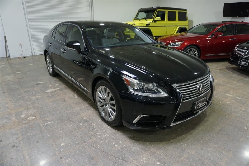 Lexus LS 460 460 Vehicle Full-screen Gallery Image 15