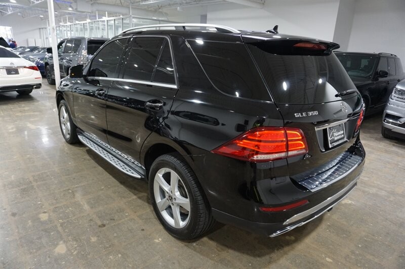 Mercedes-Benz GLE 350 Vehicle Full-screen Gallery Image 07