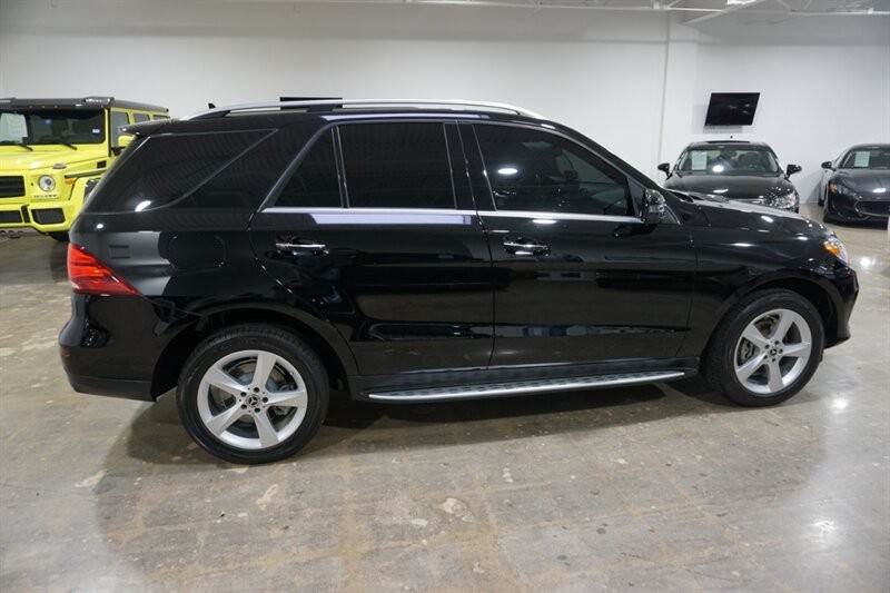 Mercedes-Benz GLE 350 Vehicle Full-screen Gallery Image 11