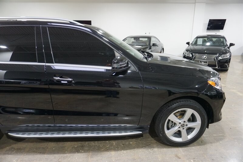 Mercedes-Benz GLE 350 Vehicle Full-screen Gallery Image 13