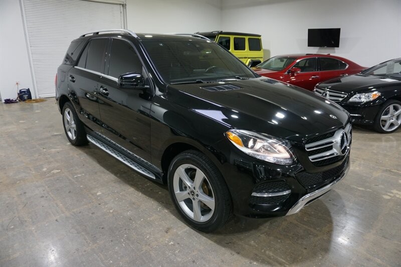 Mercedes-Benz GLE 350 Vehicle Full-screen Gallery Image 15