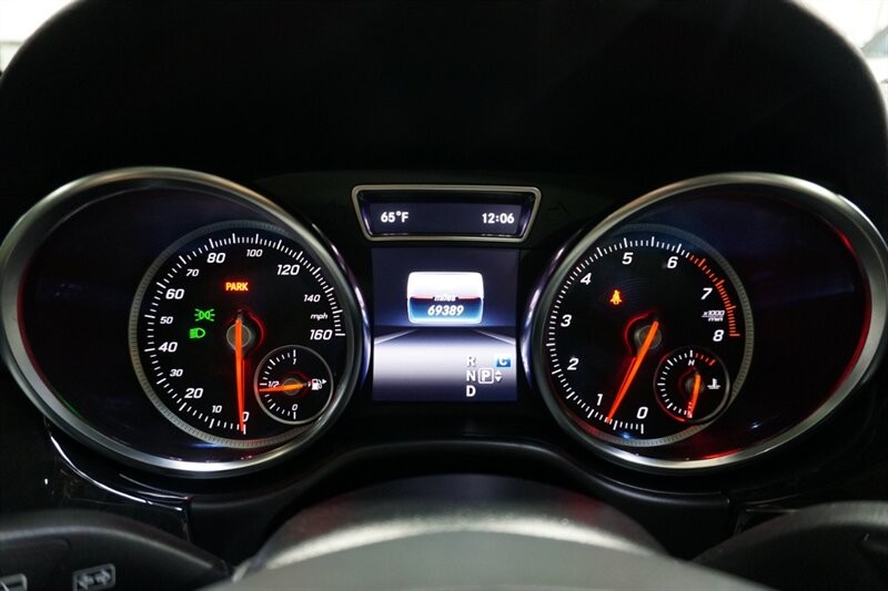 Mercedes-Benz GLE 350 Vehicle Full-screen Gallery Image 46