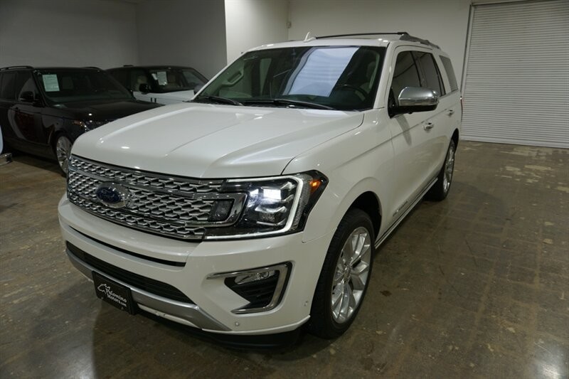 Ford Expedition Platinum Vehicle Full-screen Gallery Image 02