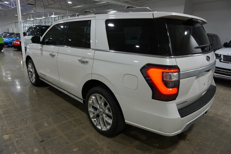 Ford Expedition Platinum Vehicle Full-screen Gallery Image 07