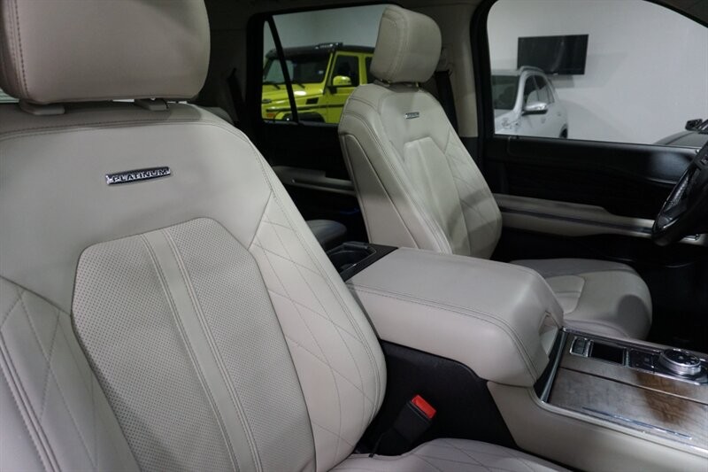 Ford Expedition Platinum Vehicle Full-screen Gallery Image 43