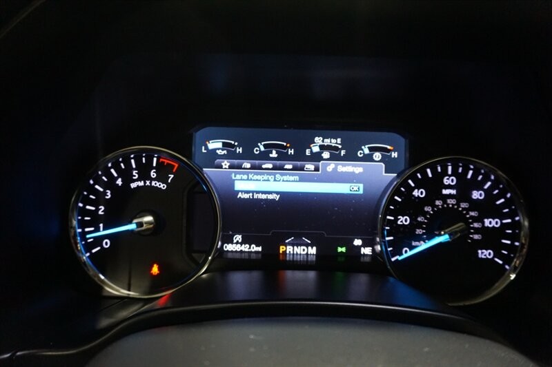 Ford Expedition Platinum Vehicle Full-screen Gallery Image 50