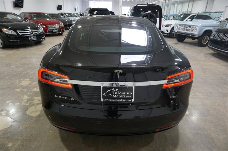 Tesla Model S Vehicle Full-screen Gallery Image 08