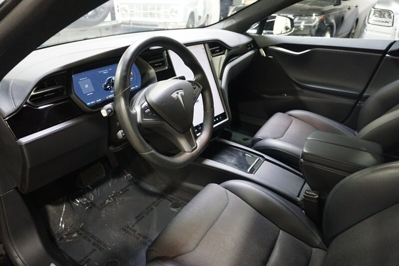 Tesla Model S Vehicle Full-screen Gallery Image 19