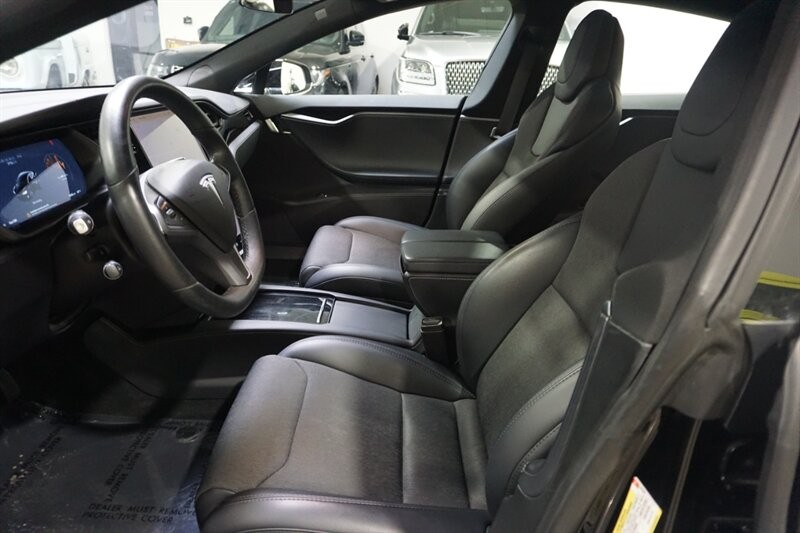 Tesla Model S Vehicle Full-screen Gallery Image 21