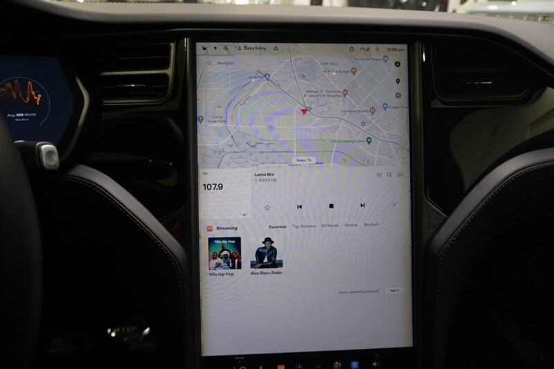 Tesla Model S Vehicle Full-screen Gallery Image 43