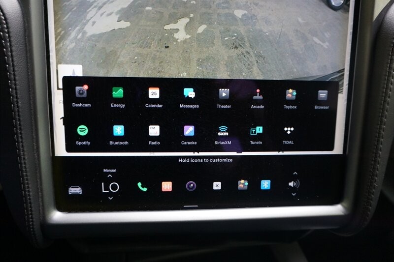 Tesla Model S Vehicle Full-screen Gallery Image 48