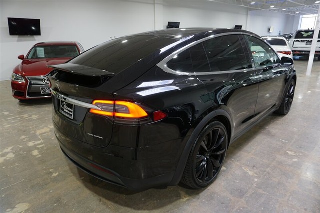 2020 Tesla Model X Long Range Plus - Photo 8