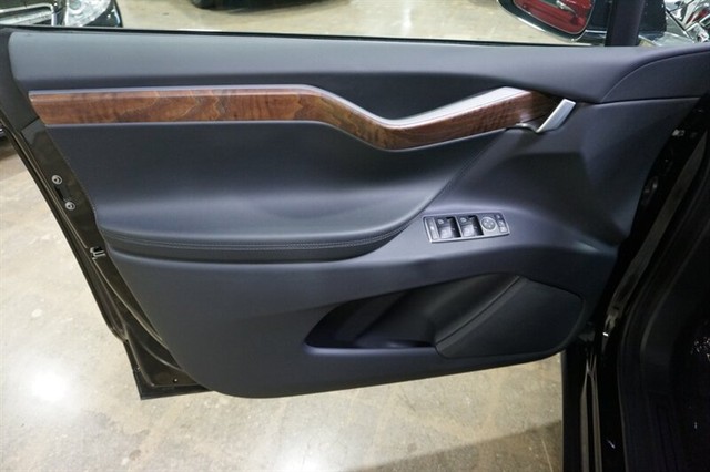 2020 Tesla Model X Long Range Plus - Photo 16