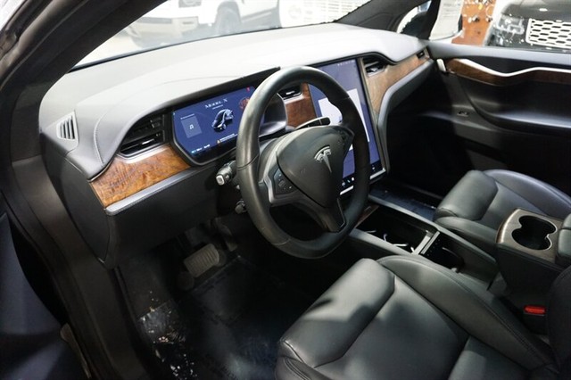 2020 Tesla Model X Long Range Plus - Photo 17