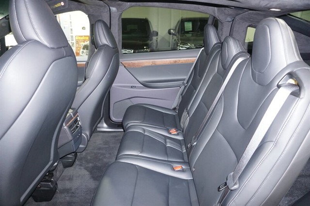 2020 Tesla Model X Long Range Plus - Photo 23