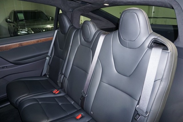 2020 Tesla Model X Long Range Plus - Photo 24
