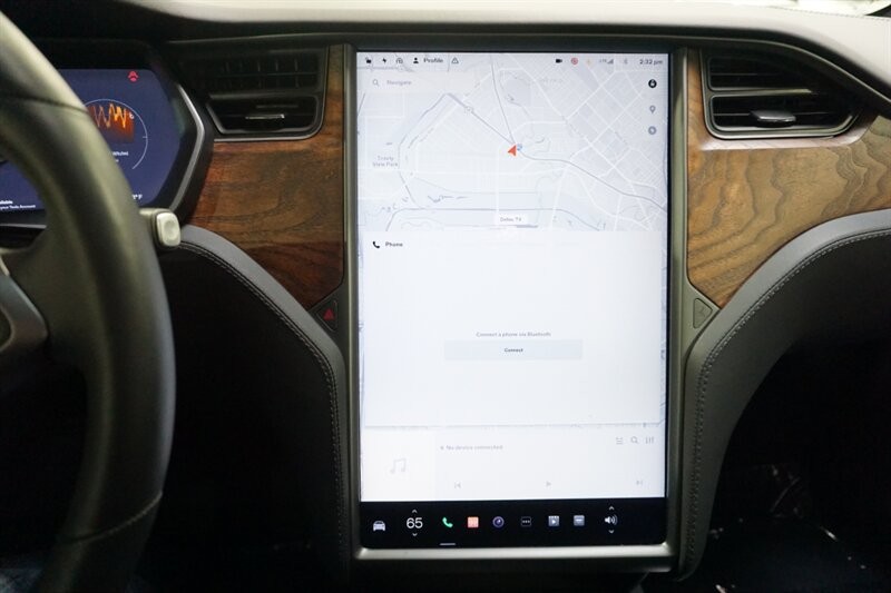 Tesla Model X Long Range Vehicle Full-screen Gallery Image 42