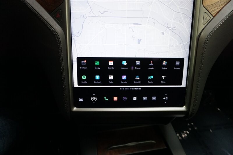 Tesla Model X Long Range Vehicle Full-screen Gallery Image 46