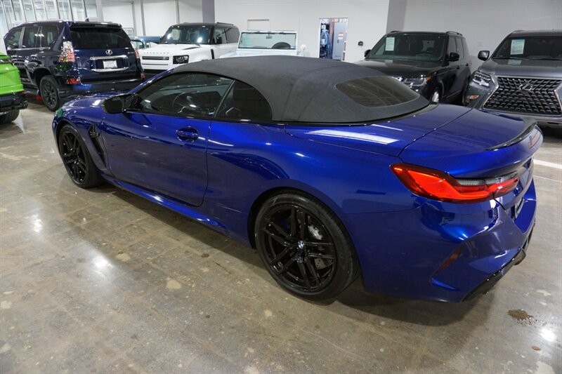 BMW M8 Vehicle Full-screen Gallery Image 06