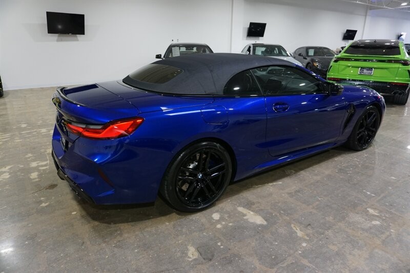 BMW M8 Vehicle Full-screen Gallery Image 10