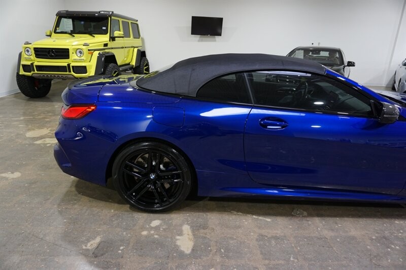 BMW M8 Vehicle Full-screen Gallery Image 12