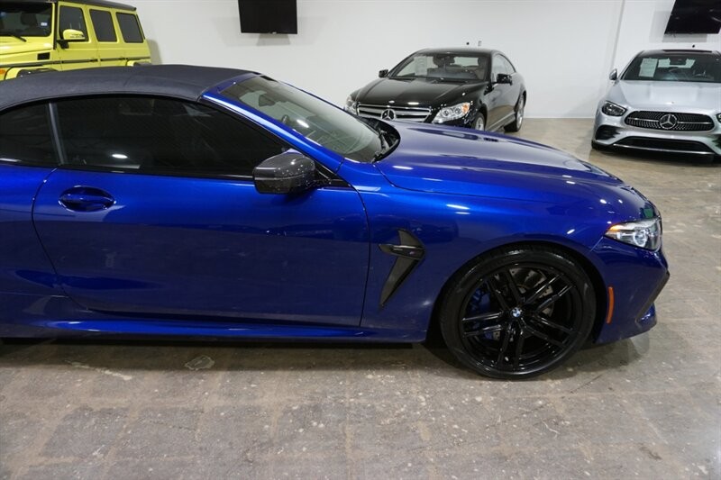 BMW M8 Vehicle Full-screen Gallery Image 13