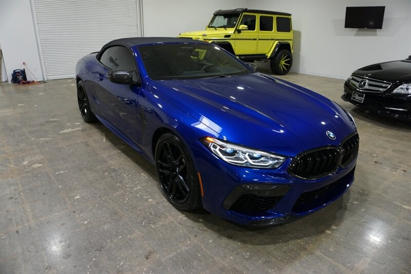 BMW M8 Vehicle Full-screen Gallery Image 15