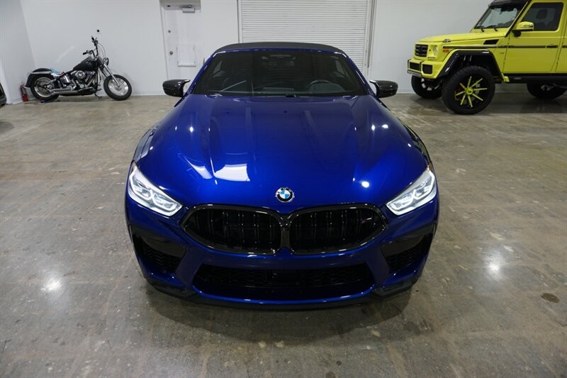 BMW M8 Vehicle Full-screen Gallery Image 16