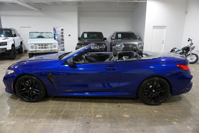 BMW M8 Vehicle Full-screen Gallery Image 17
