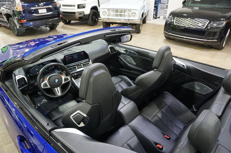 BMW M8 Vehicle Full-screen Gallery Image 18