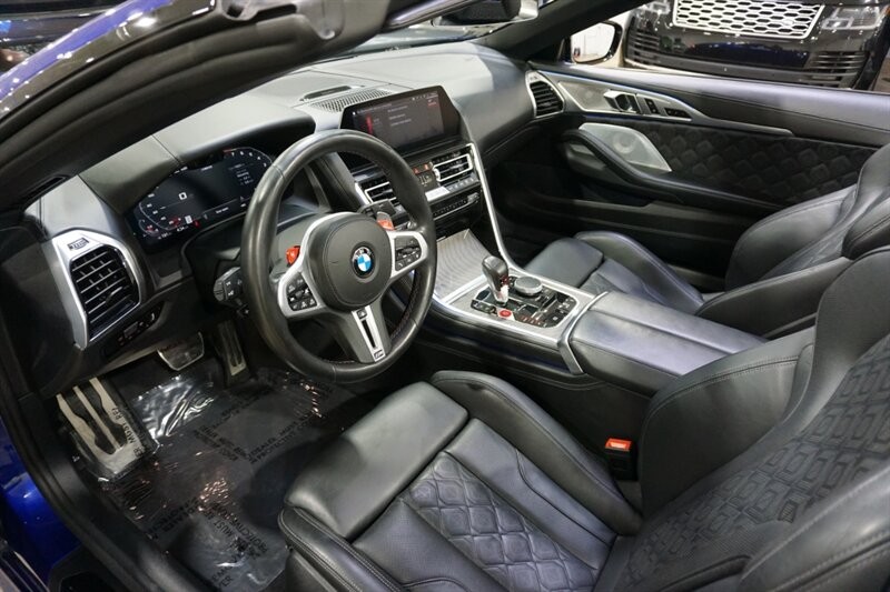 BMW M8 Vehicle Full-screen Gallery Image 23