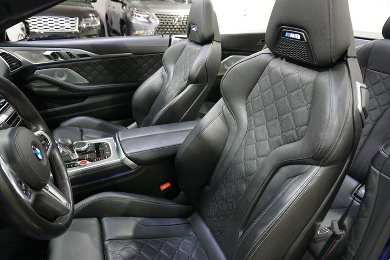 BMW M8 Vehicle Full-screen Gallery Image 26
