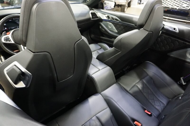 BMW M8 Vehicle Full-screen Gallery Image 27