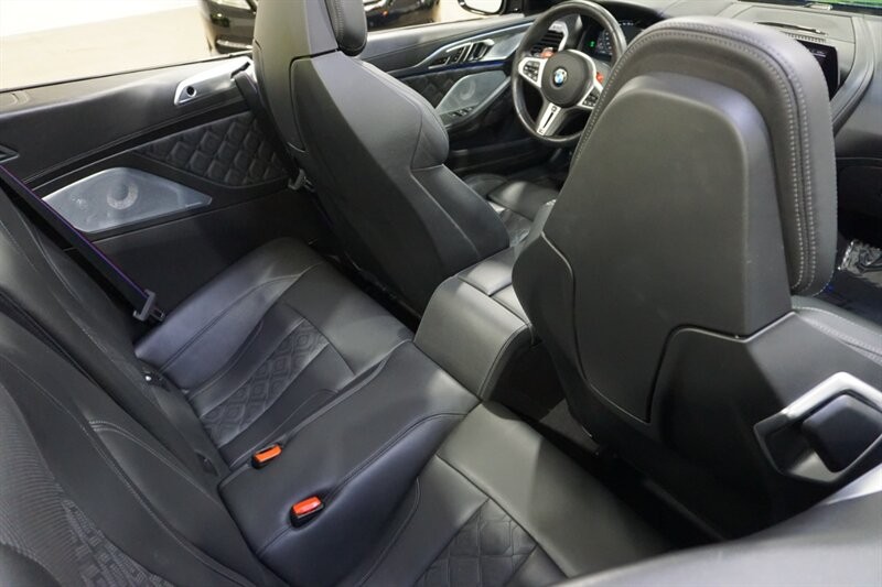 BMW M8 Vehicle Full-screen Gallery Image 31