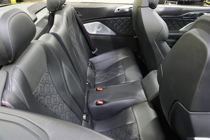 BMW M8 Vehicle Full-screen Gallery Image 34