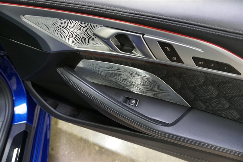 BMW M8 Vehicle Full-screen Gallery Image 37