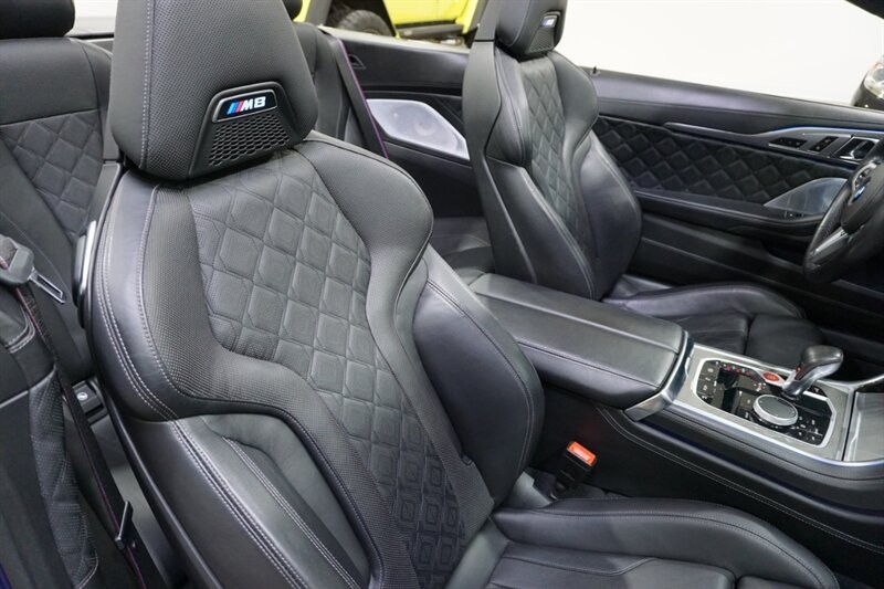 BMW M8 Vehicle Full-screen Gallery Image 41